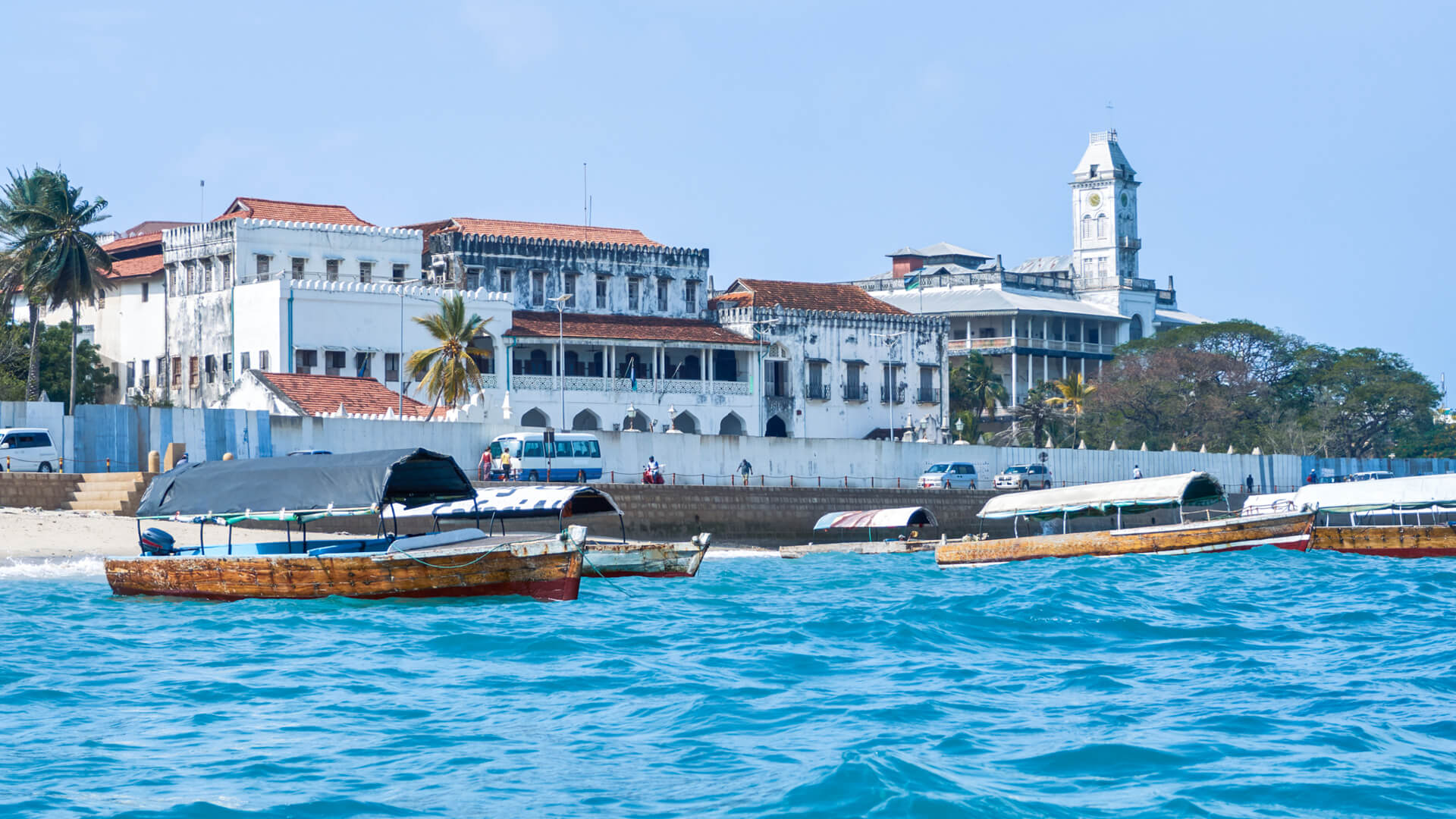 Serengeti or Stone Town? Why You Don’t Have to Choose for Your Next Holiday Serengeti or Stone Town? Why You Don’t Have to Choose for Your Next Holiday