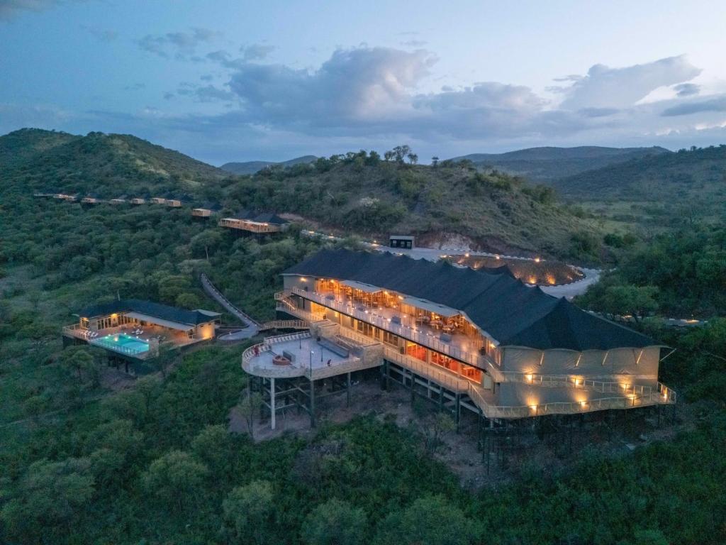 Luxury Safari and Zanzibar Honeymoon Guide